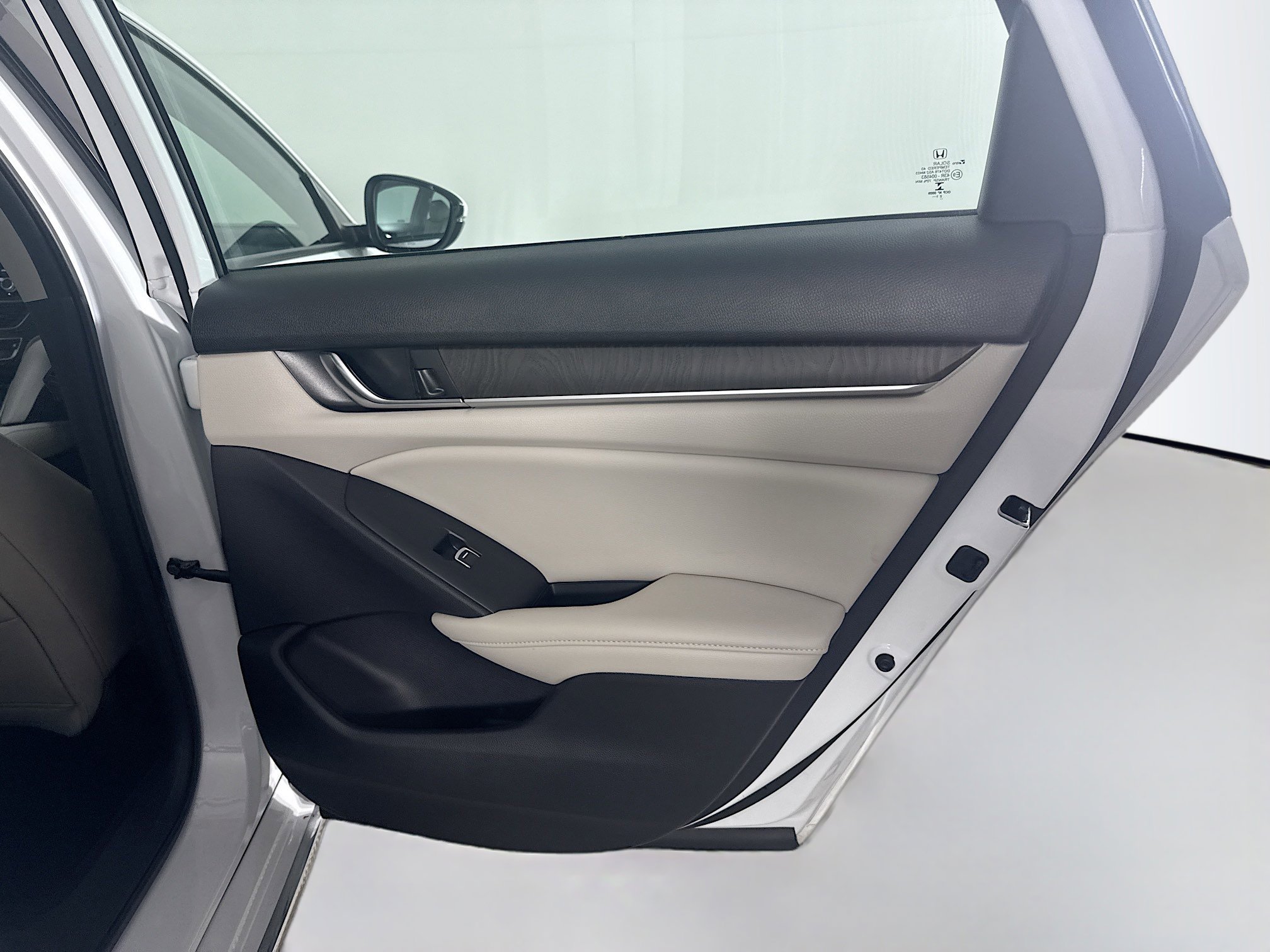 Used 2022 Honda Accord EX-L image 28