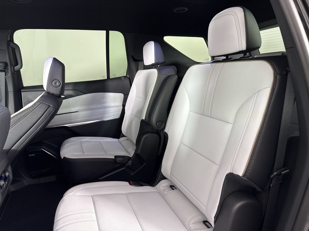 New 2026 Chevrolet Traverse High Country FWD image 31