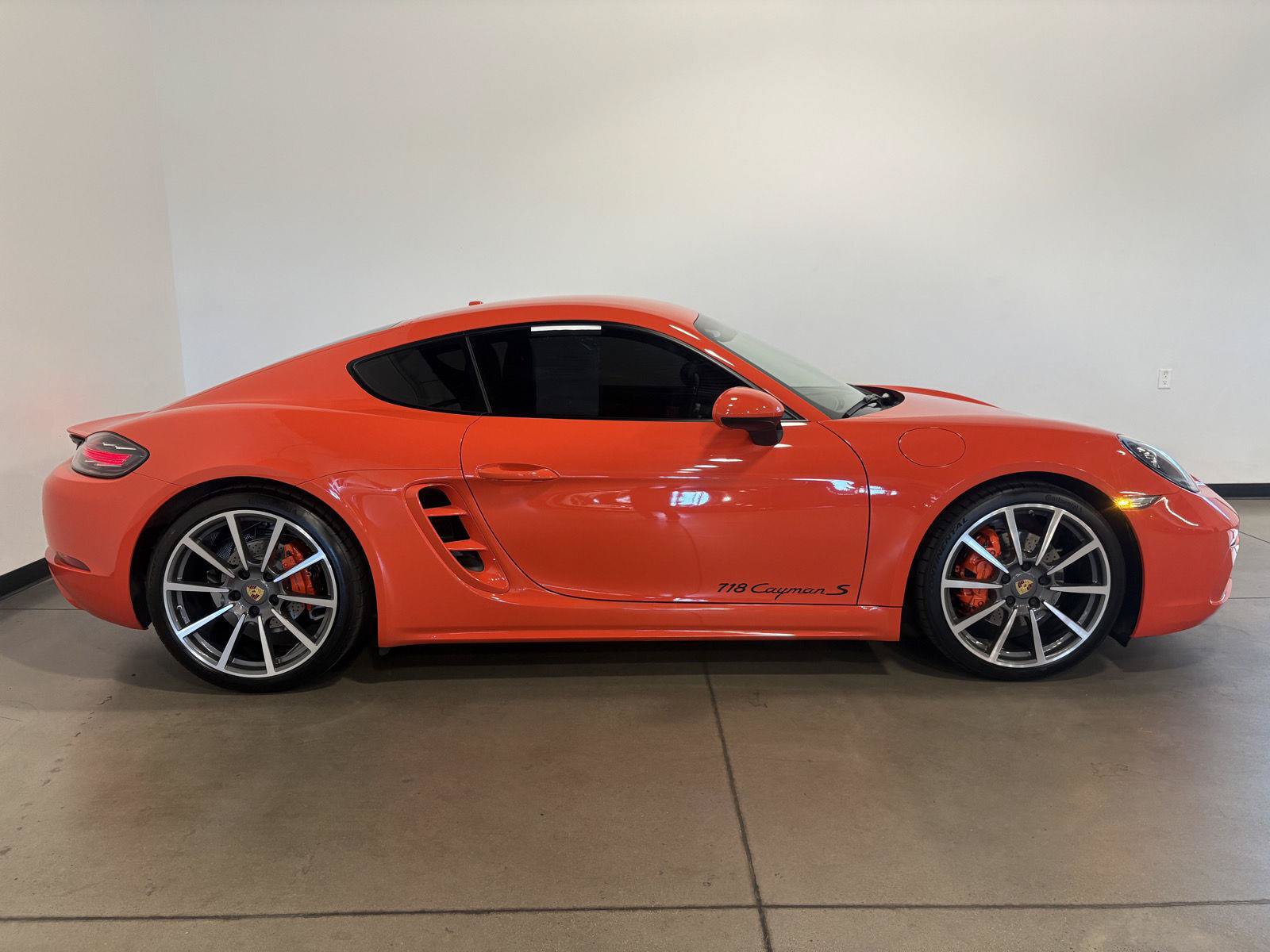 Used 2017 Porsche 718 Cayman S RWD image 2