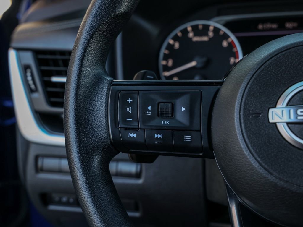 Used 2023 Nissan Rogue SV image 26