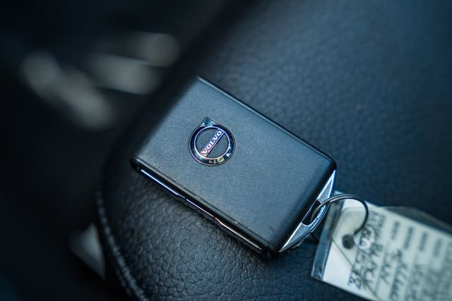 Used 2021 Volvo XC60 T5 Momentum w/ Advanced Package AWD/4WD image 43