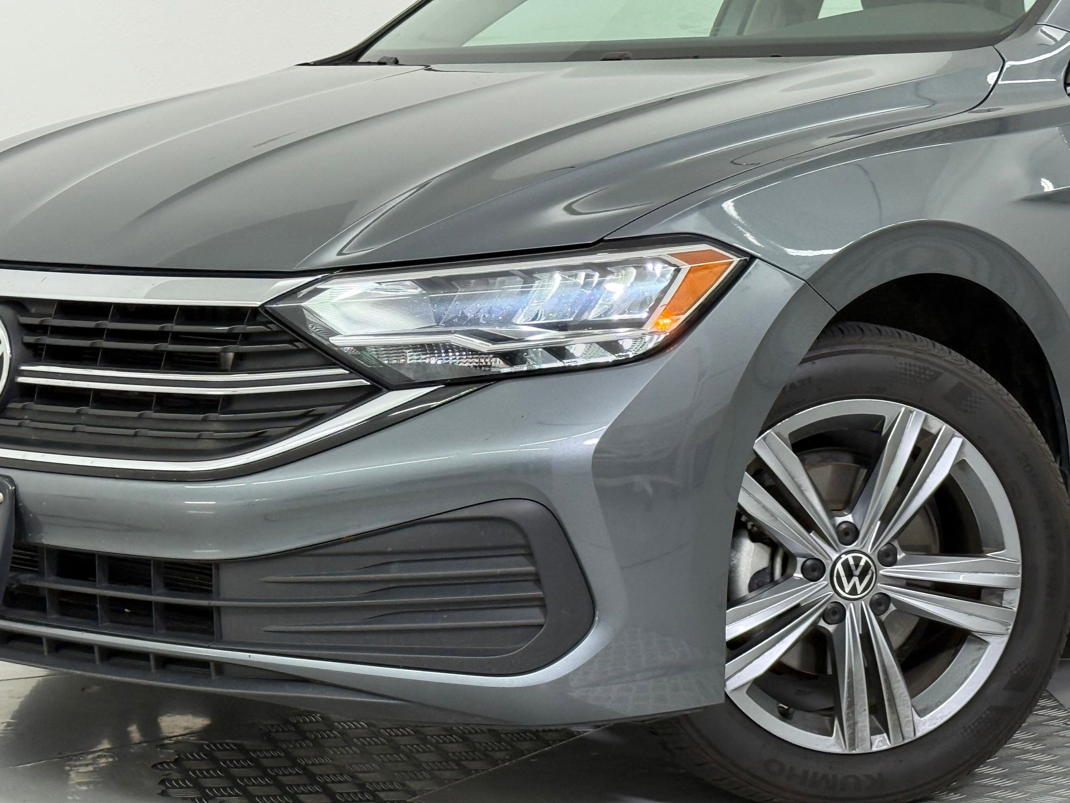 Used 2024 Volkswagen Jetta SE image 11