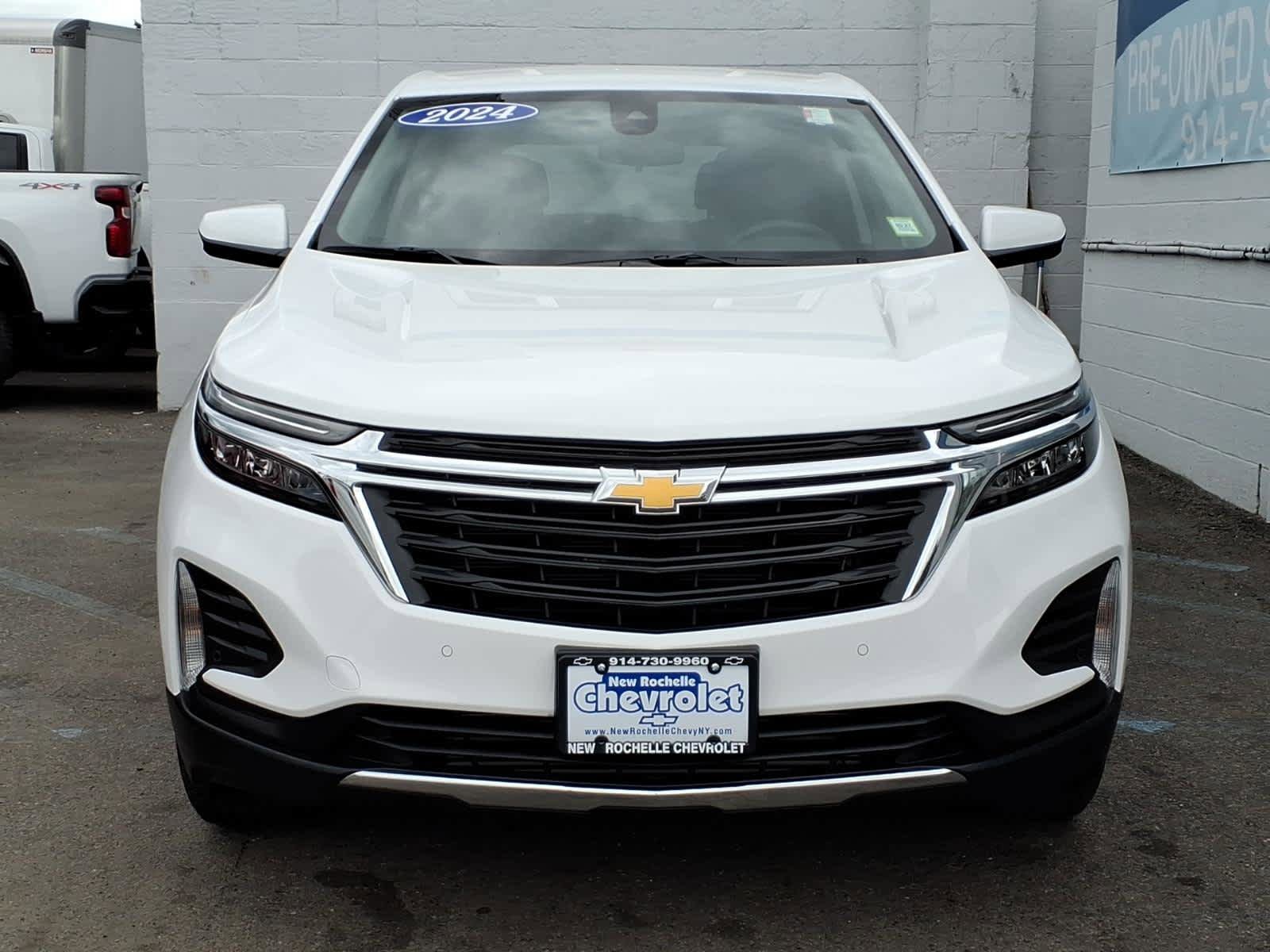 Used 2024 Chevrolet Equinox LT AWD/4WD image 2
