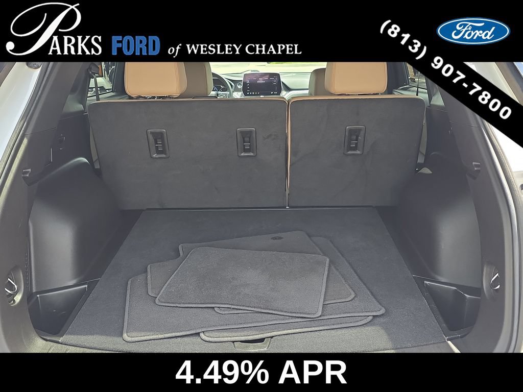Used 2024 Chevrolet Blazer Premier w/ Enhanced Convenience Package FWD image 9