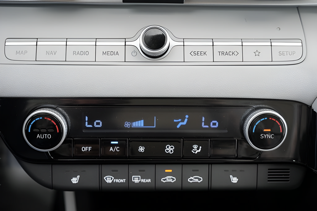 Certified 2026 Hyundai Elantra Limited FWD image 34