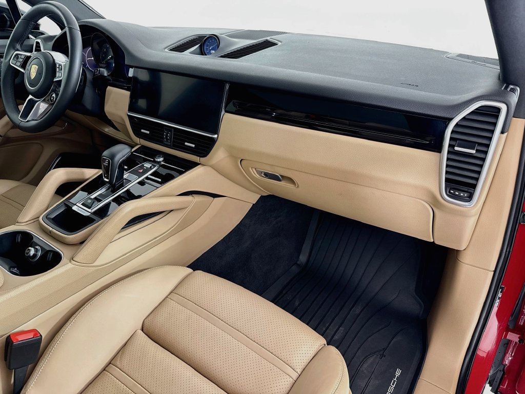 Certified 2023 Porsche Cayenne Coupe AWD/4WD image 31