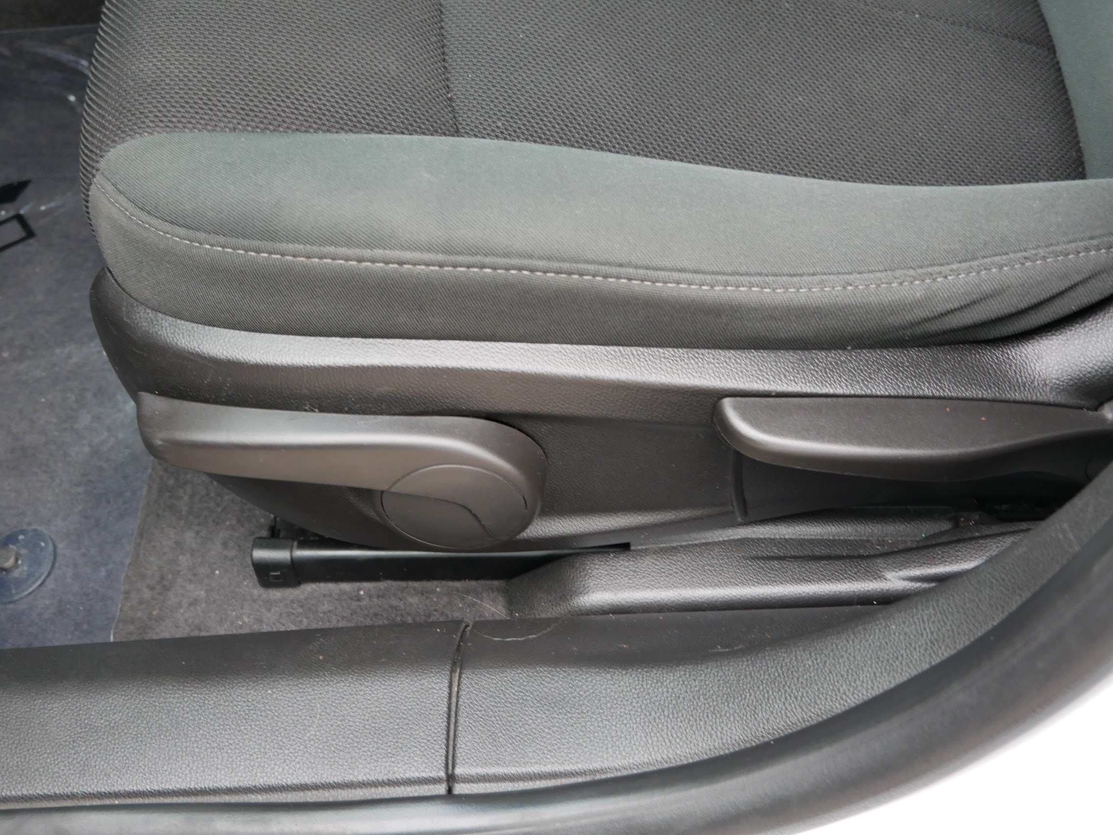 Used 2011 Chevrolet Cruze LT FWD image 19