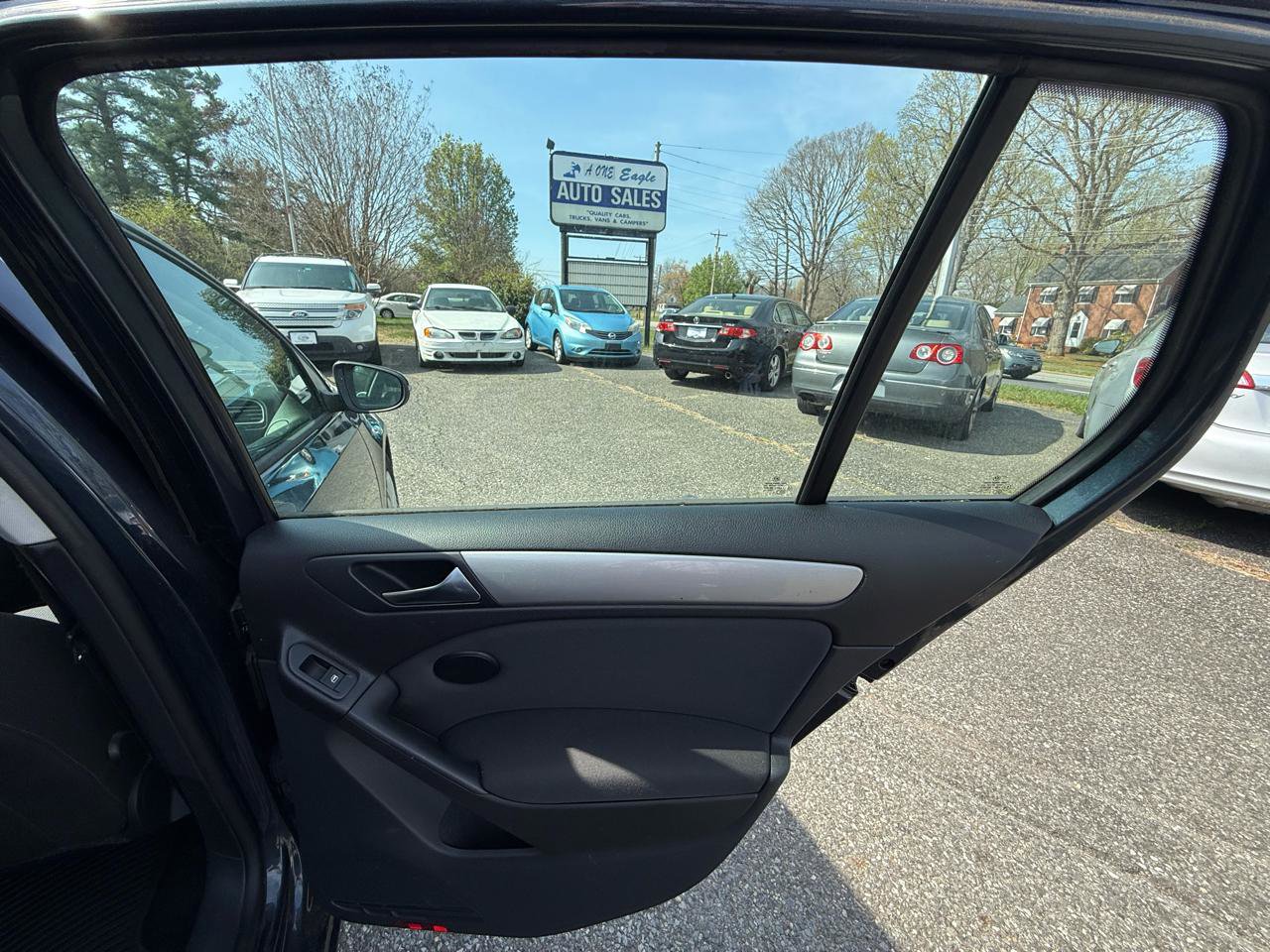 Used 2013 Volkswagen Golf 4-Door image 21