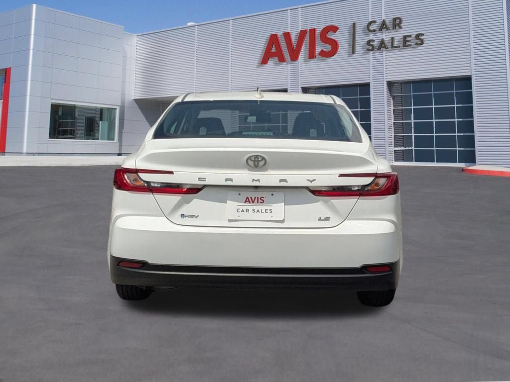 Used 2025 Toyota Camry LE FWD image 5