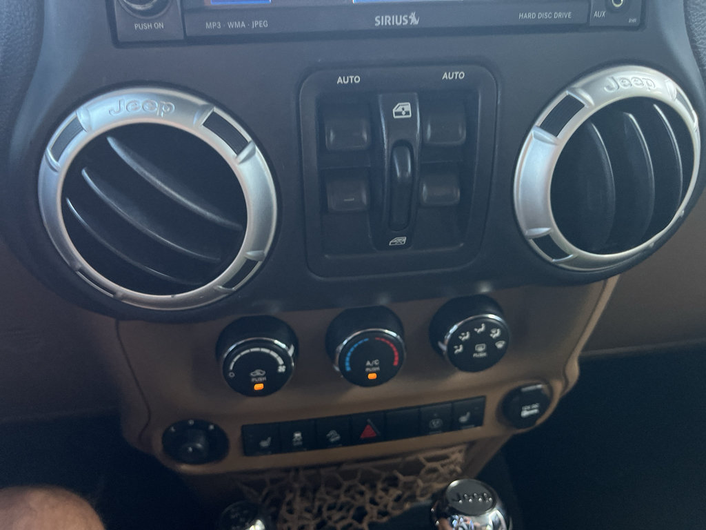 Used 2015 Jeep Wrangler Unlimited Sahara w/ Mopar Chrome Edition Group AWD/4WD image 16