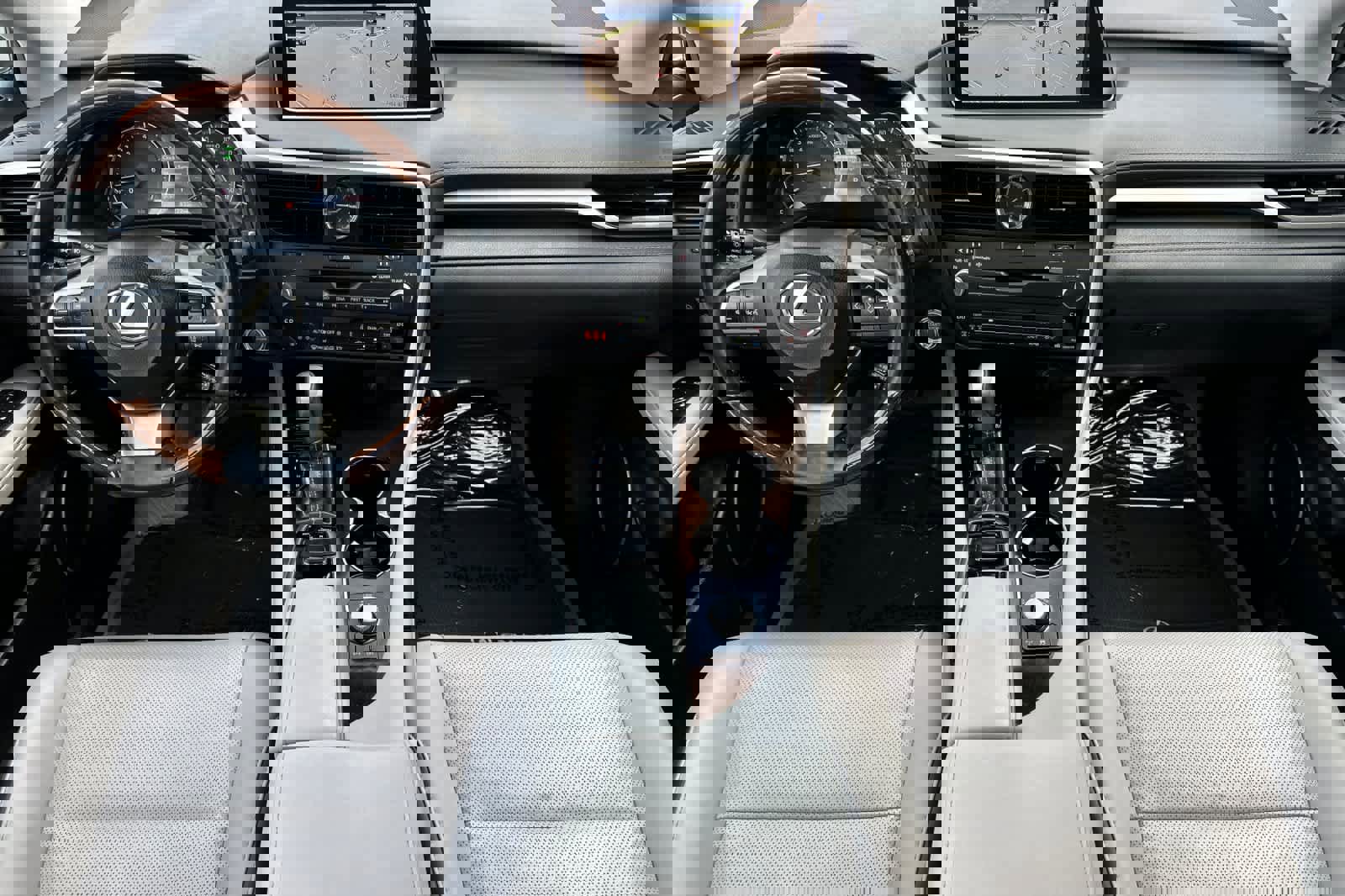 Used 2019 Lexus RX 350 AWD image 3