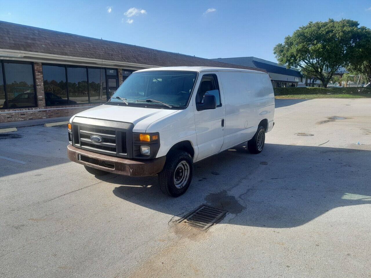 Used 2012 Ford E-250 and Econoline 250 w/ PWR Group RWD image 1