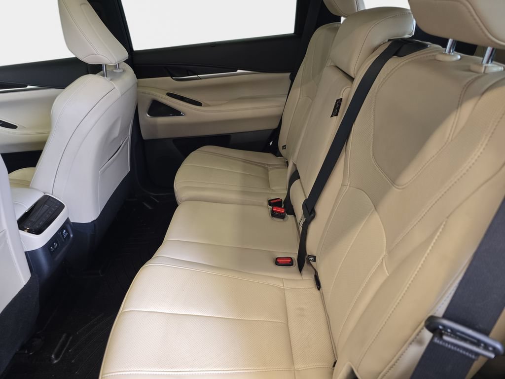 Used 2023 INFINITI QX60 Sensory w/ Cargo Package AWD/4WD image 18