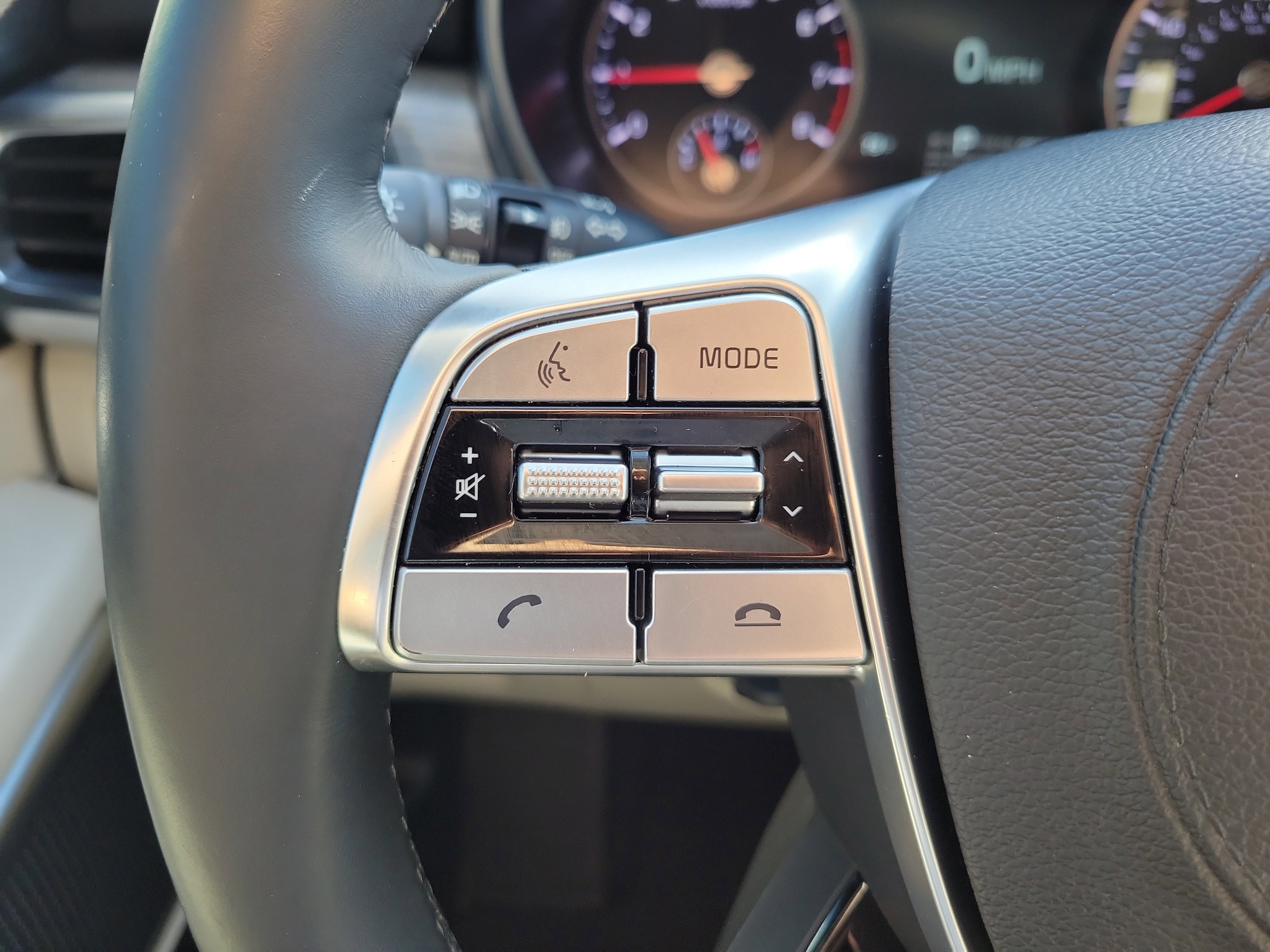 Used 2020 Kia Telluride SX w/ SX Prestige Package image 29