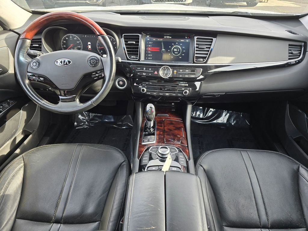 Used 2017 Kia K900 Luxury image 20