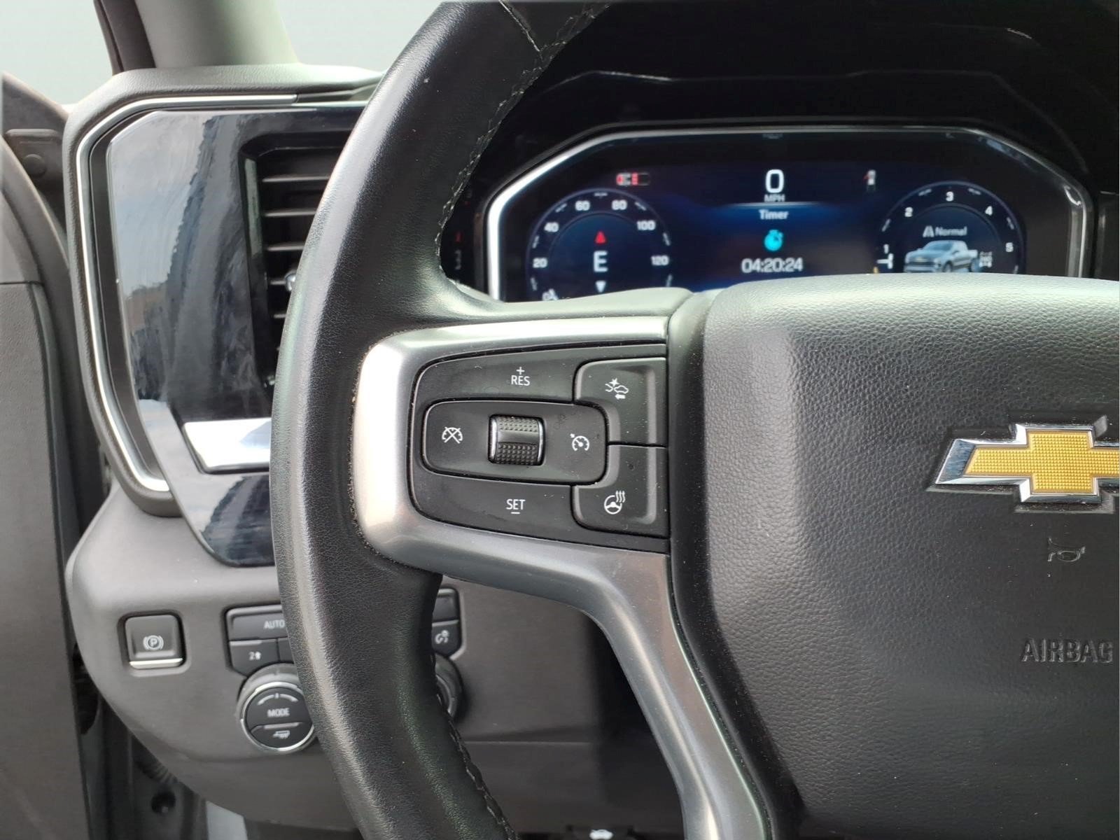 Used 2024 Chevrolet Silverado 1500 LT AWD/4WD image 10