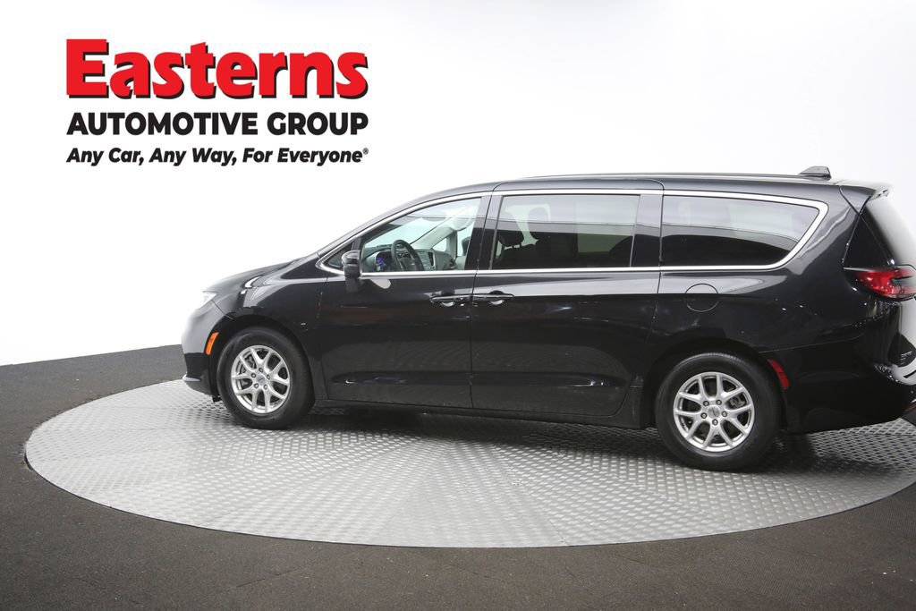 Used 2023 Chrysler Pacifica Touring-L FWD image 62