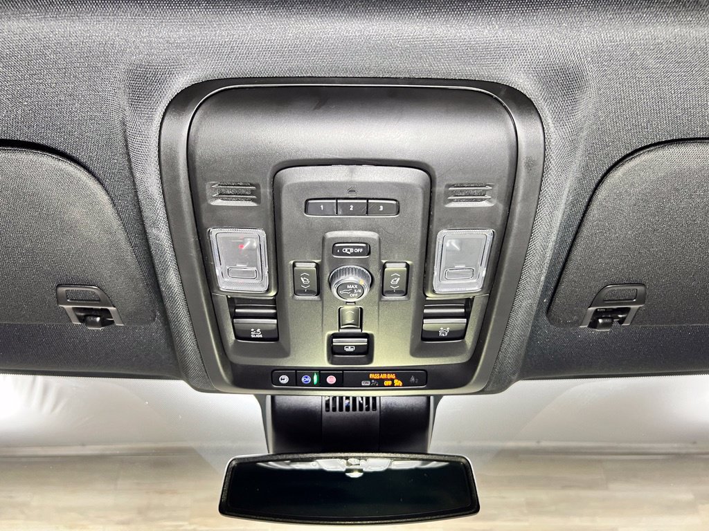 Used 2024 Chevrolet Suburban RST w/ Luxury Package AWD/4WD image 25
