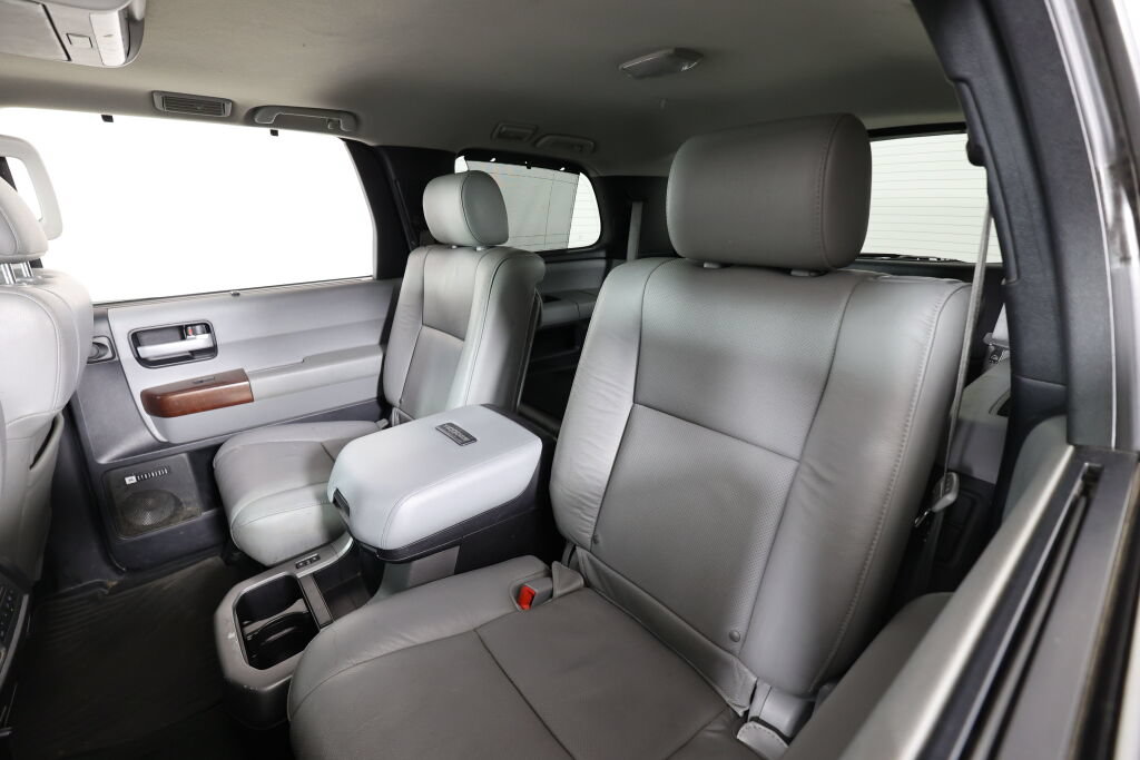 Used 2015 Toyota Sequoia Platinum AWD/4WD image 15