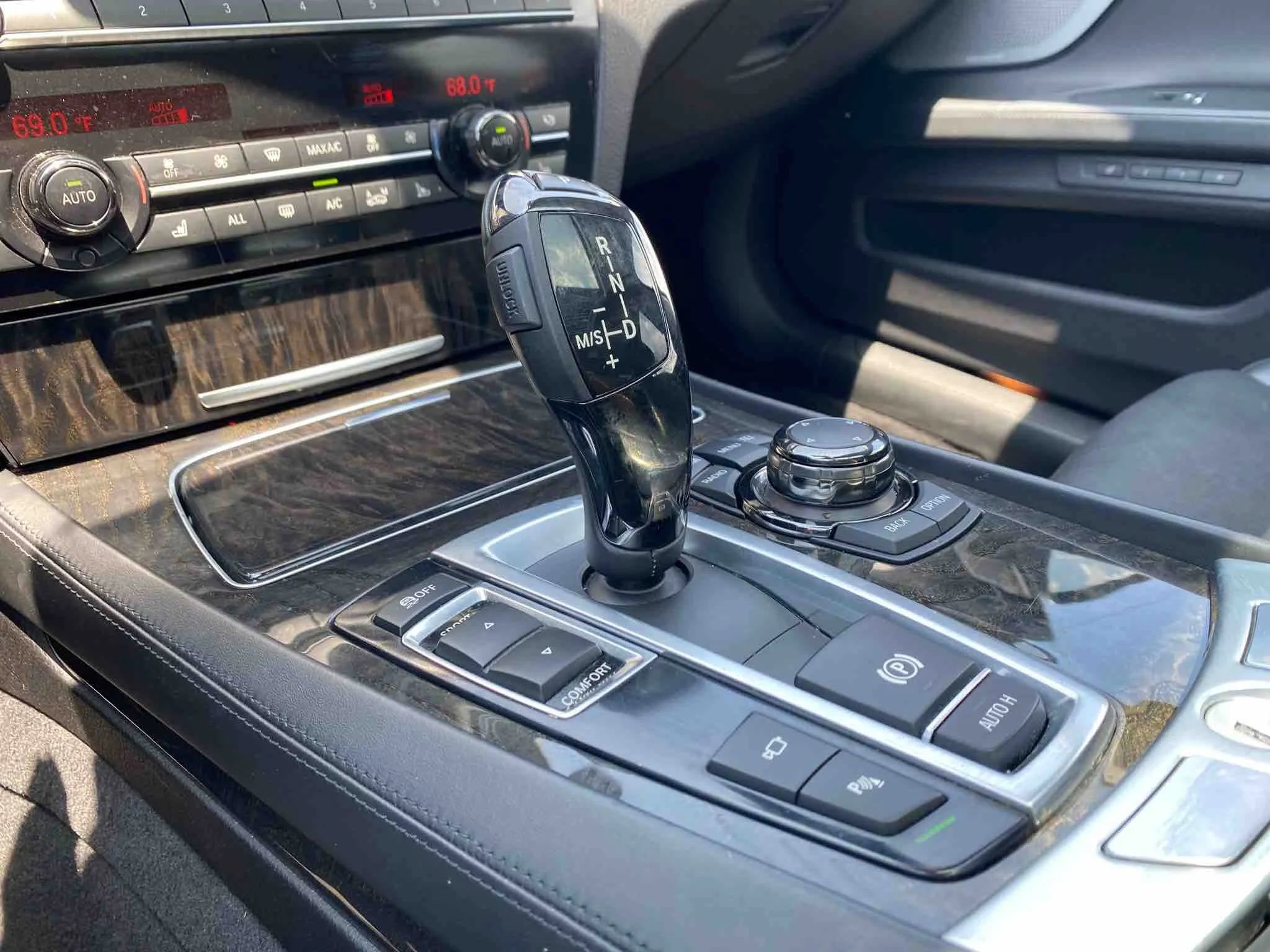 Used 2013 BMW 750Li image 29