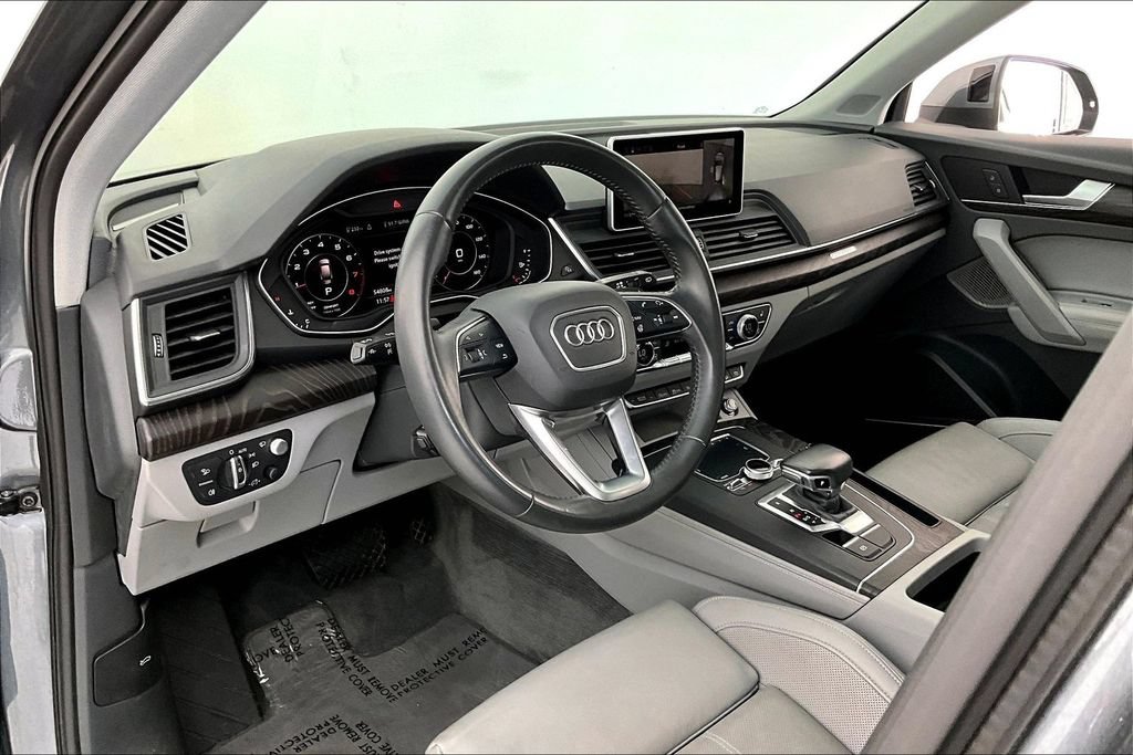 Used 2020 Audi Q5 Prestige w/ Prestige Package AWD/4WD image 17