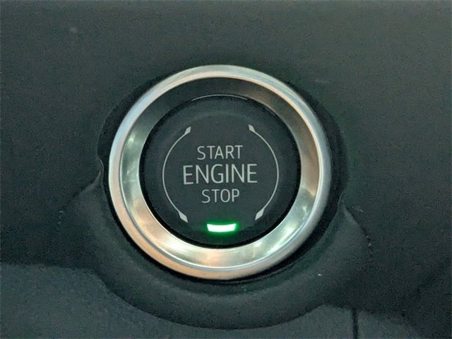 Used 2025 Chevrolet Suburban Z71 w/ Comfort Package image 33