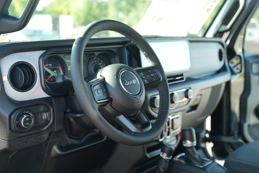 New 2026 Jeep Gladiator Sport AWD/4WD image 24