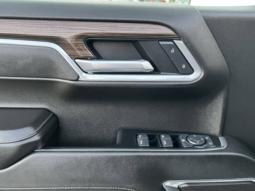 Used 2025 Chevrolet Silverado 1500 LT image 10