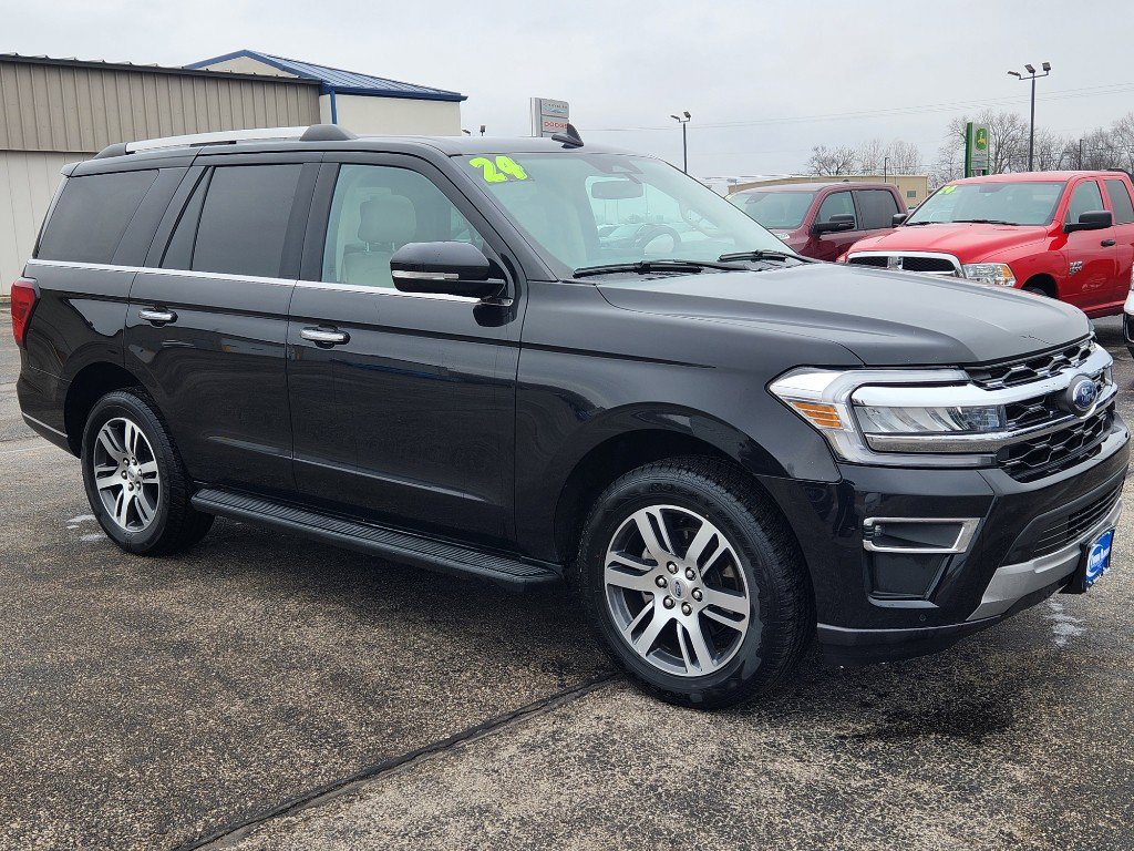 Used 2024 Ford Expedition Limited AWD/4WD image 4