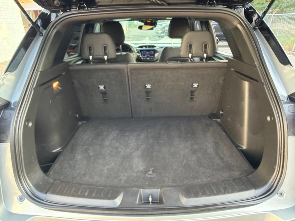 Used 2023 Chevrolet TrailBlazer RS w/ Convenience Package FWD image 17