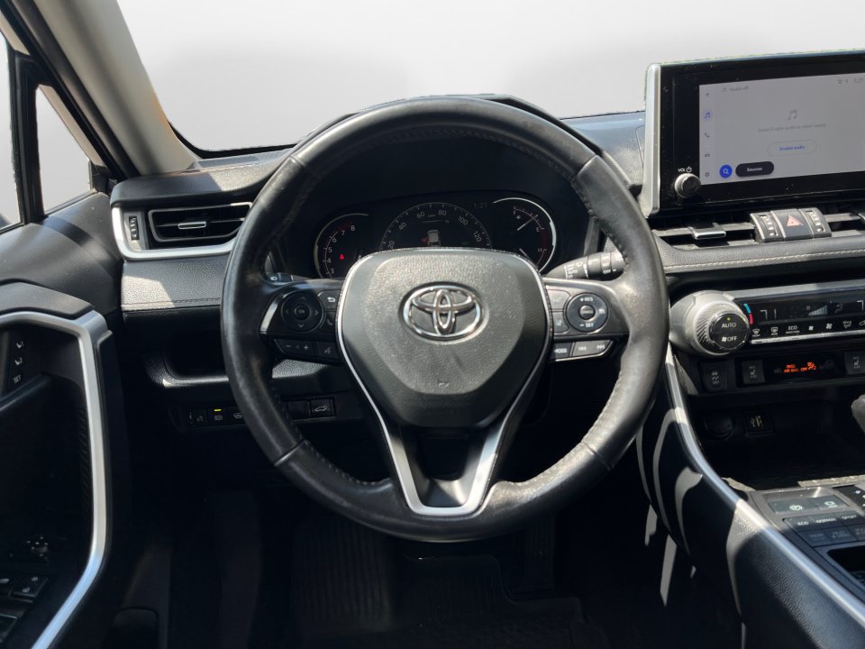 Used 2025 Toyota RAV4 XLE Premium w/ Weather Package AWD/4WD image 13