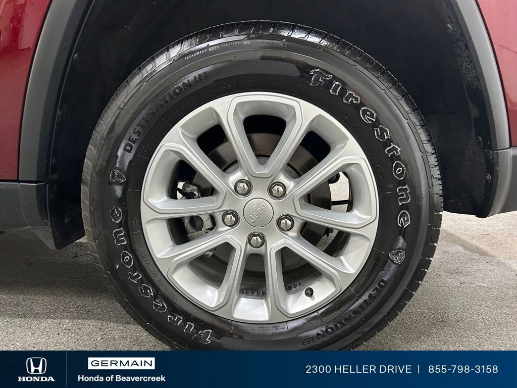 Used 2021 Jeep Grand Cherokee Laredo w/ Security & Convenience Group AWD/4WD image 14