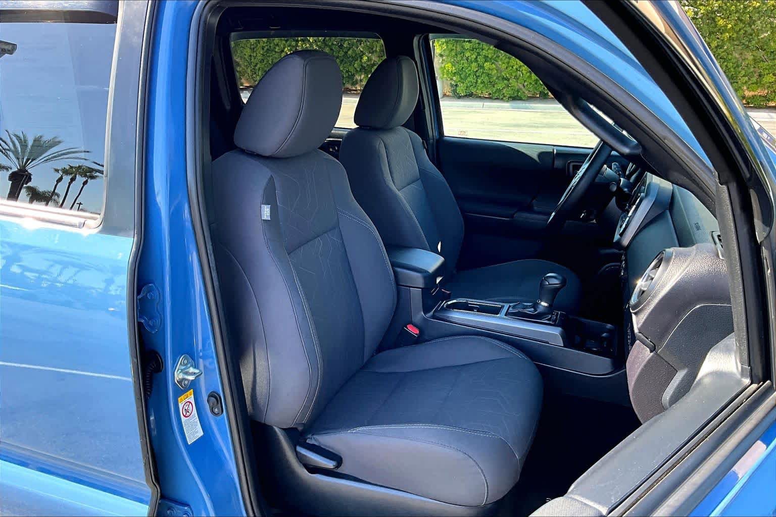 Used 2019 Toyota Tacoma TRD Sport w/ Technology Package RWD image 8