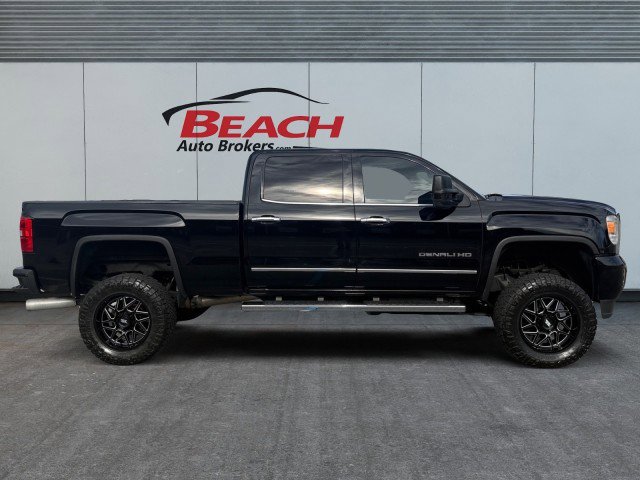 Used 2015 GMC Sierra 2500 Denali w/ Duramax Plus Package image 9