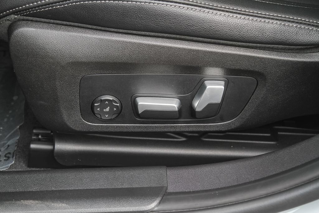 Used 2023 BMW M340i RWD image 18
