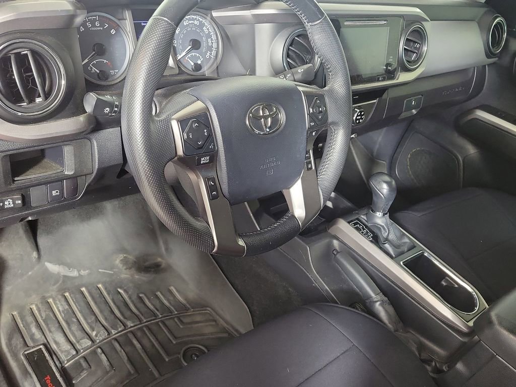 Used 2018 Toyota Tacoma SR5 RWD image 11