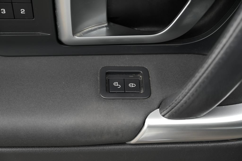 Used 2019 Land Rover Discovery Sport AWD/4WD image 22