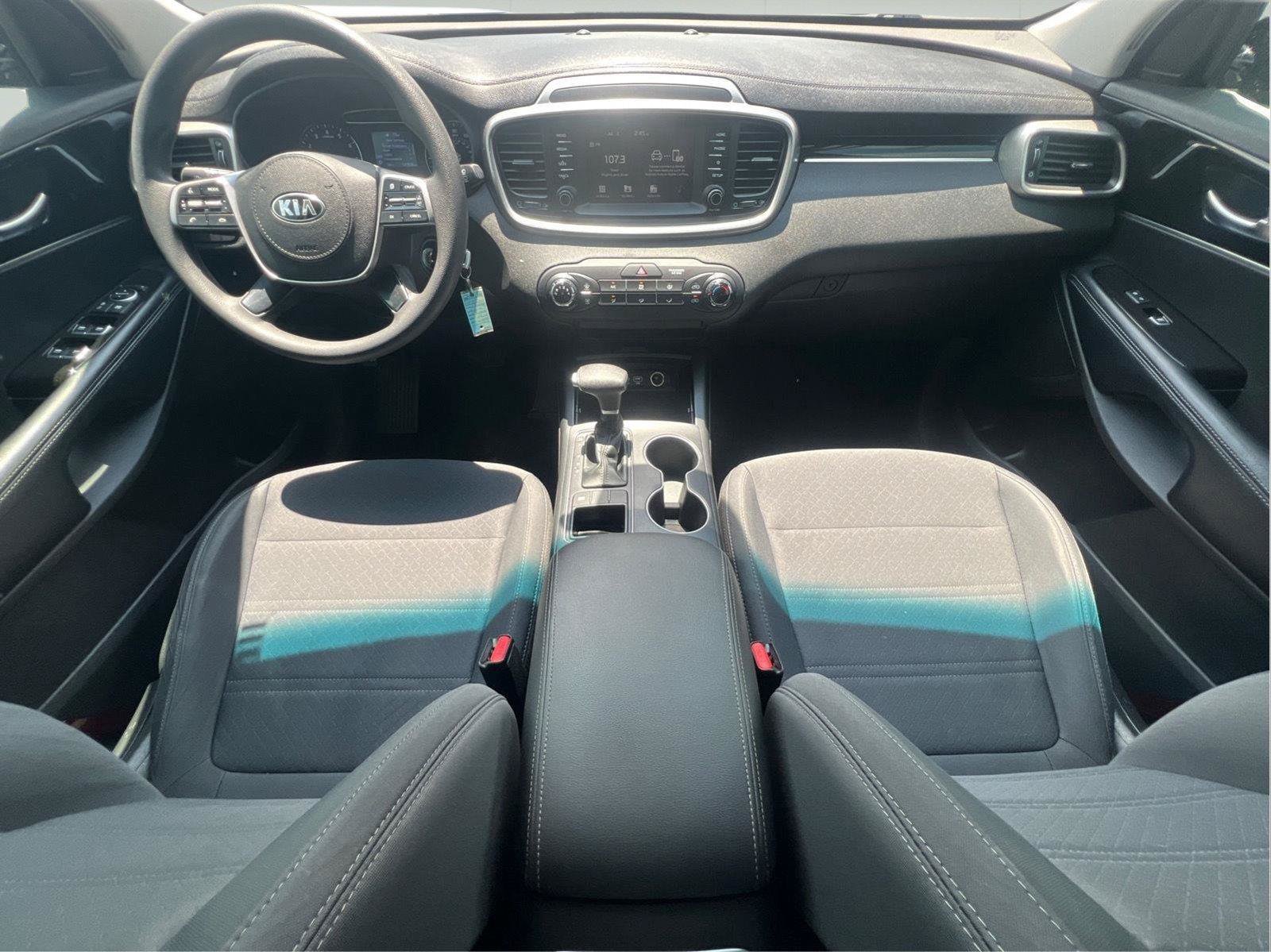 Used 2020 Kia Sorento LX FWD image 2