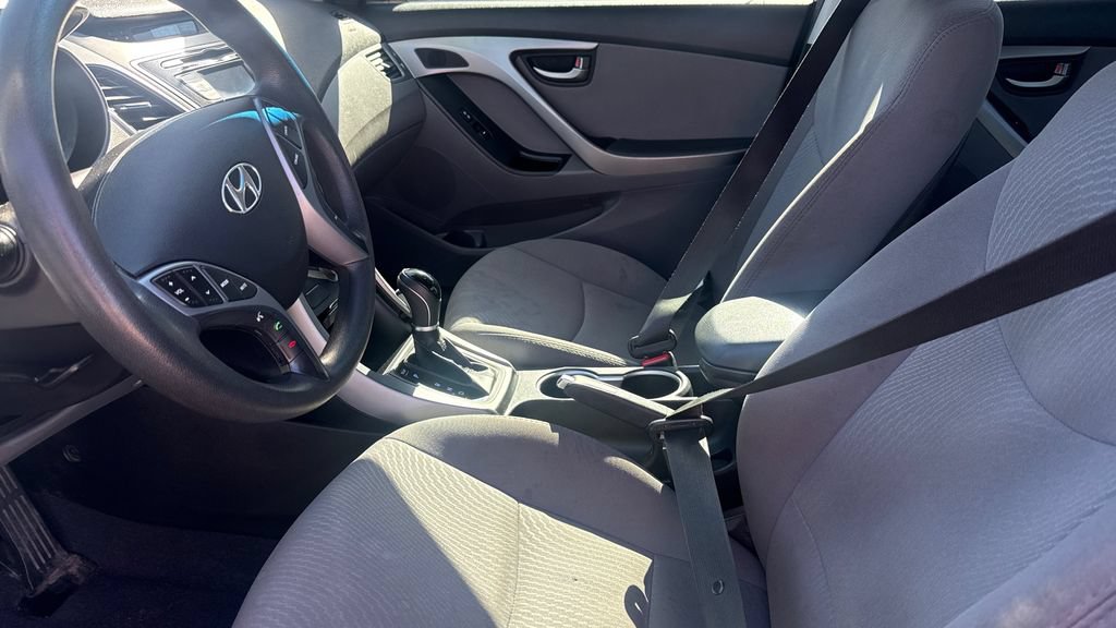 Used 2016 Hyundai Elantra SE w/ Option Group 02 FWD image 9