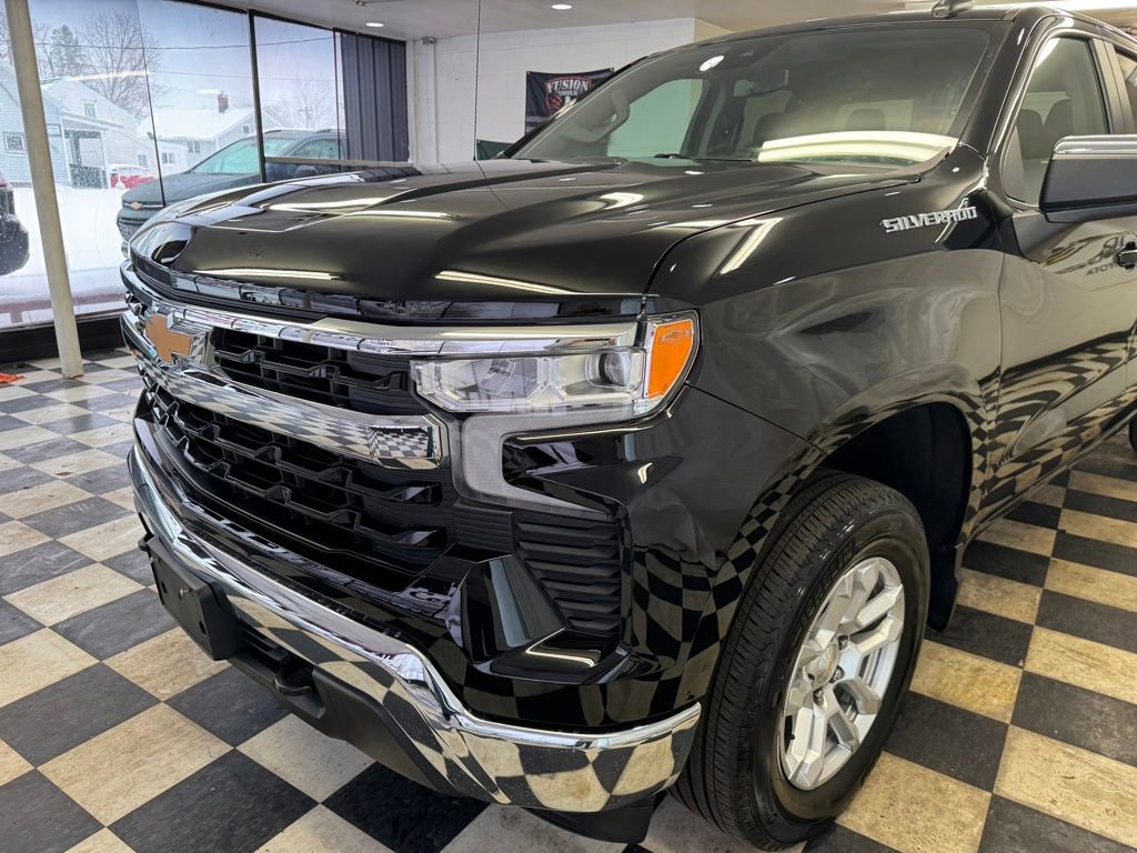 Used 2023 Chevrolet Silverado 1500 LT image 30