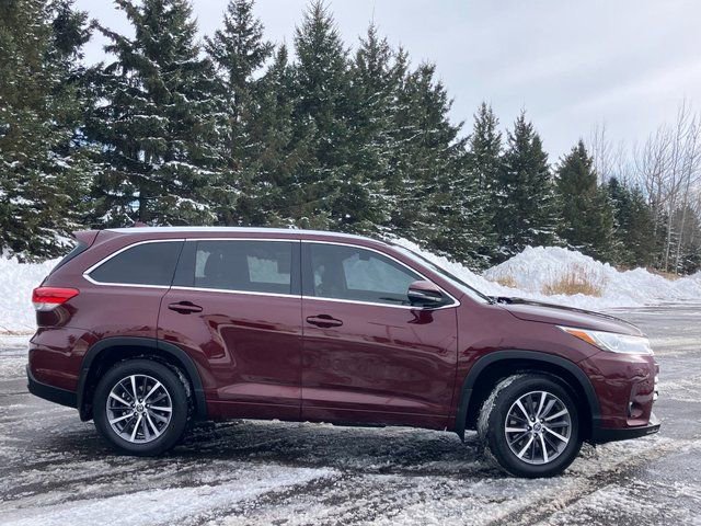 Used 2017 Toyota Highlander XLE image 23