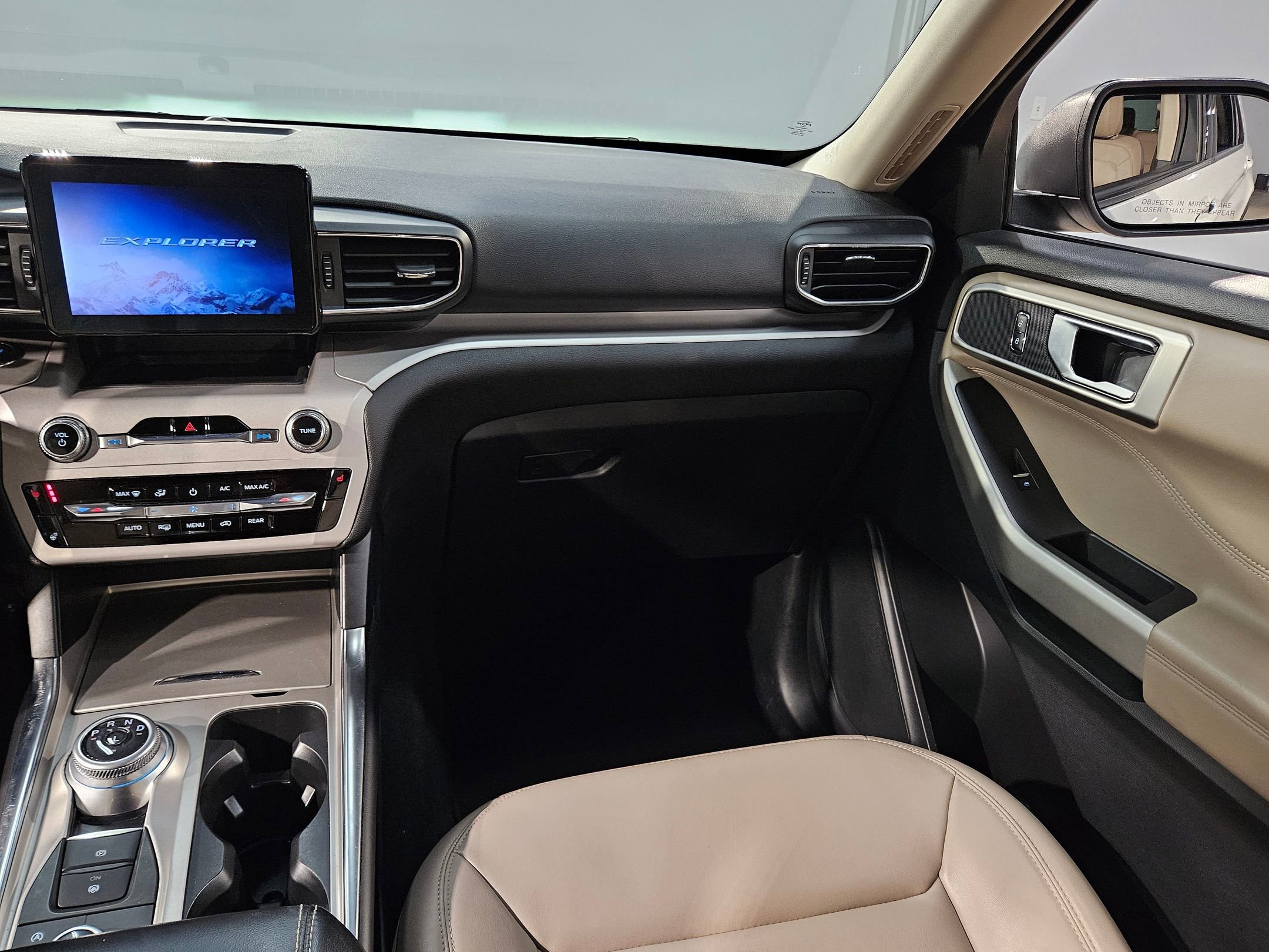 Used 2023 Ford Explorer XLT w/ Equipment Group 202A image 11