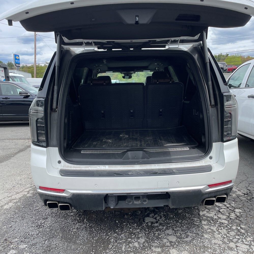 Used 2025 Chevrolet Suburban High Country AWD/4WD image 27