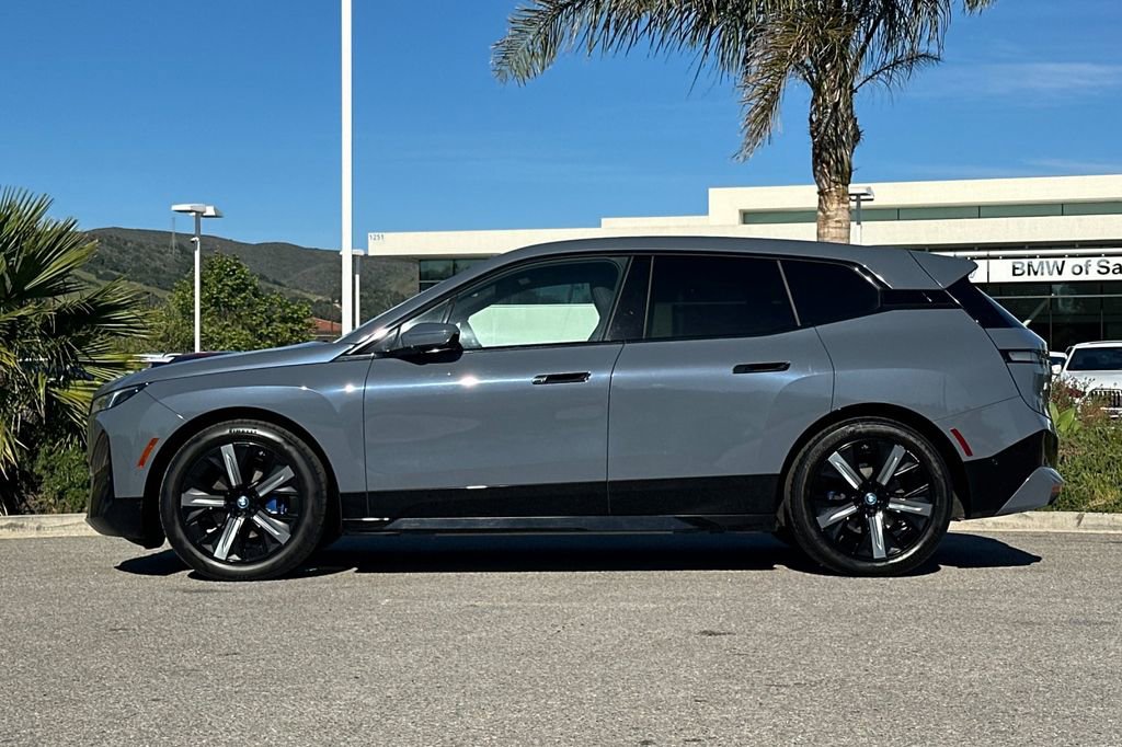 Used 2023 BMW iX xDrive50 w/ Premium Package image 6