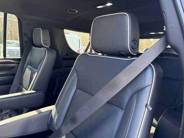 Used 2023 Chevrolet Suburban Premier image 11