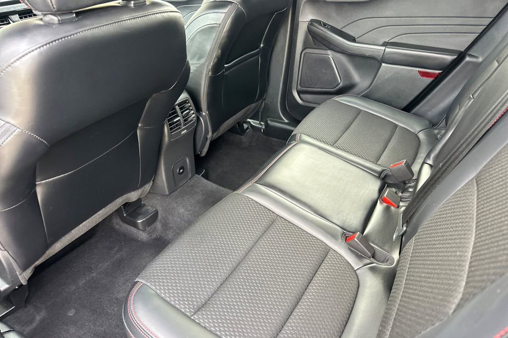 Used 2025 Ford Escape ST-Line image 12