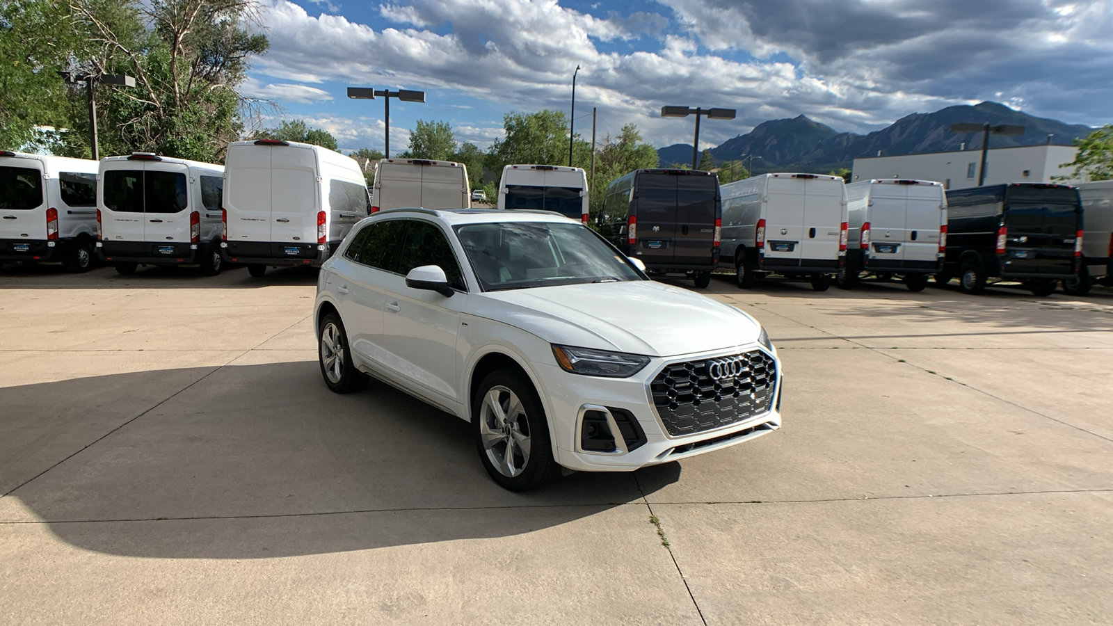 Used 2023 Audi Q5 2.0T Premium Plus w/ Premium Plus Package AWD/4WD image 7