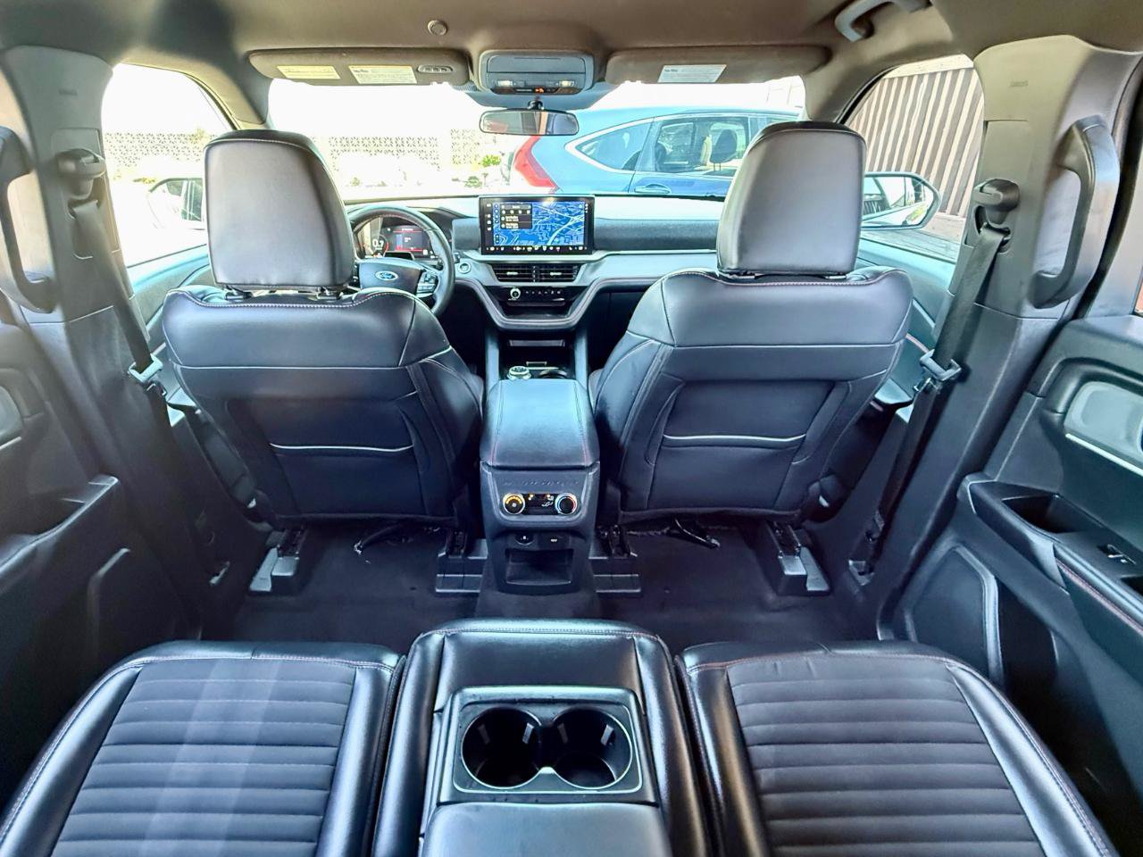 Used 2025 Ford Explorer ST-Line w/ ST-Line Street Pack AWD/4WD image 39