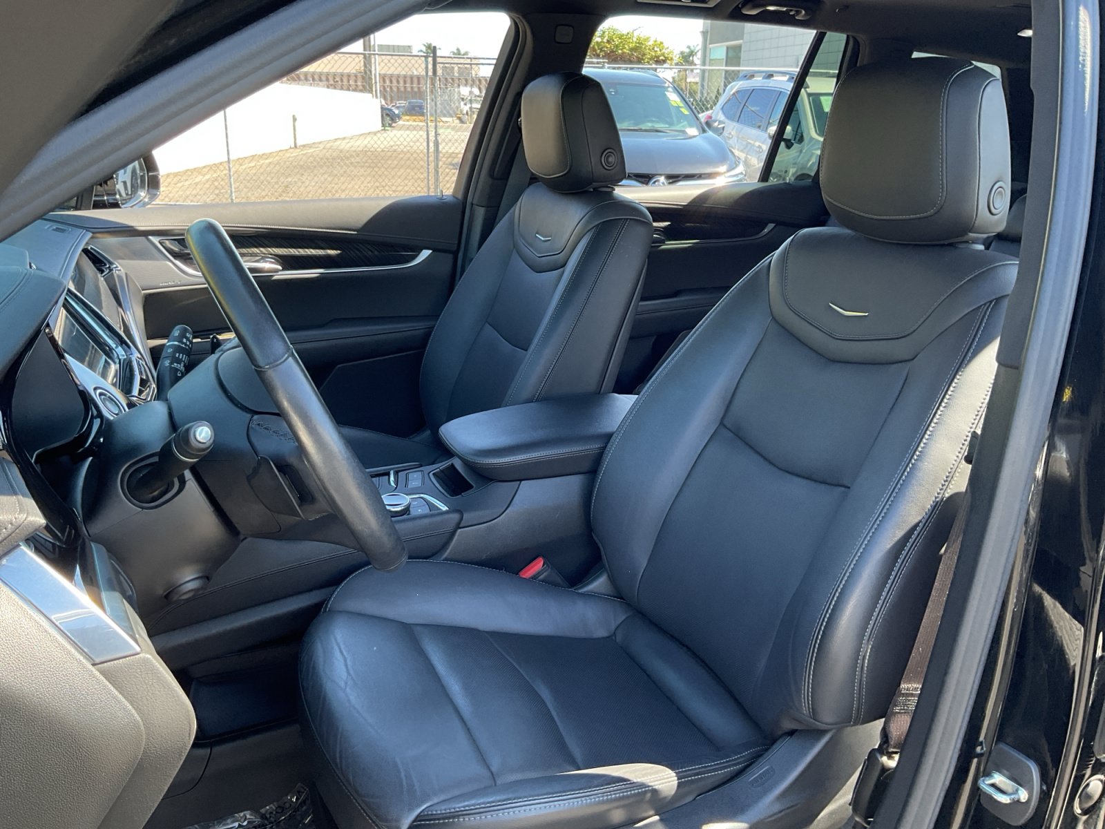 Used 2023 Cadillac XT6 Premium Luxury FWD image 18