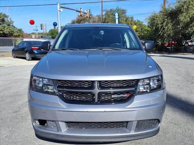 Used 2018 Dodge Journey SE w/ Connectivity Group FWD image 4